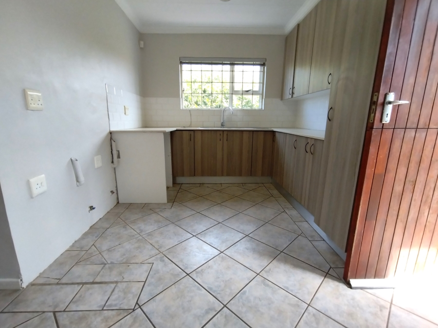 7 Bedroom Property for Sale in Wavecrest Eastern Cape